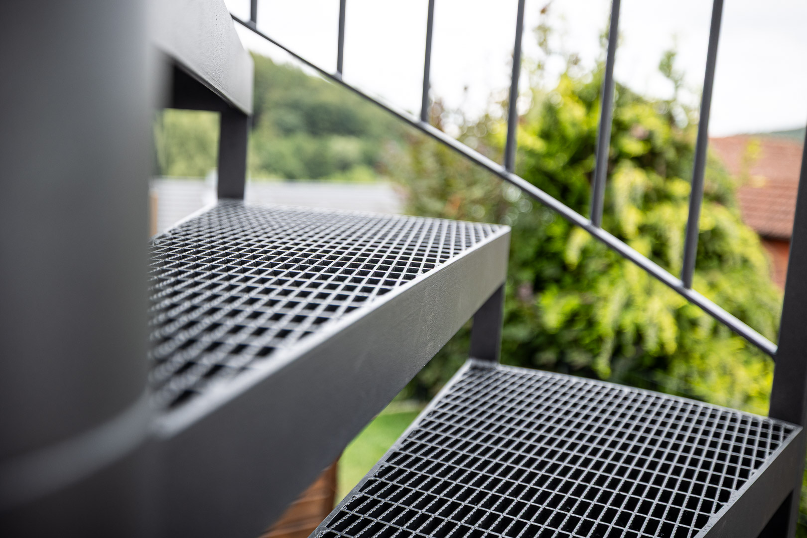 fotos.berndottow.de_FULLHD_20230724_WisselMetallgestaltungTreppenaufbau-14